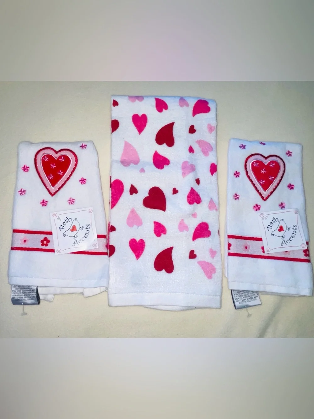 NWT 1 Valentines Hearts White Pink Hand Towels Bath 2 Washcloths Makeup Shower